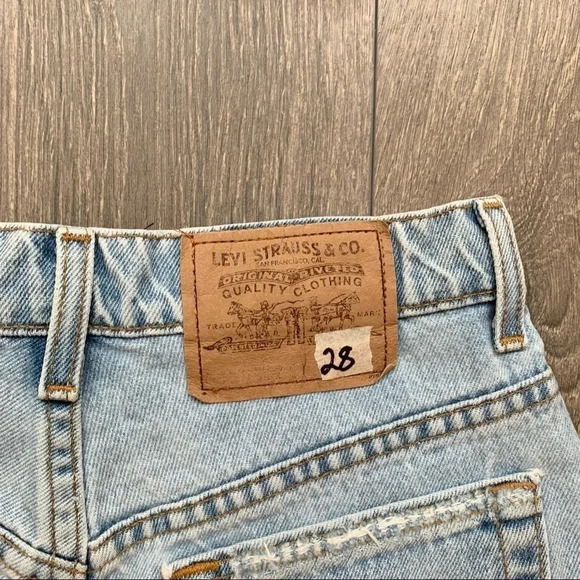 Levi's Thrasher Jorts Jean Shorts Denim Distressed Cutoffs 12th tribe light wash - Picture 9 of 15